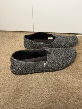 TOMS Grey Knit Slip-On Shoes 9